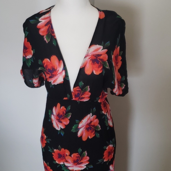 Dress - Picture 2 of 3